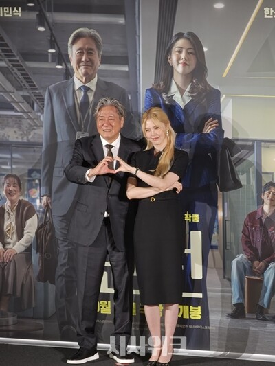 영화 ‘인턴’이 한국적 이야기로 재탄생합니다. 최민식(왼쪽)과 한소희의 호흡도 기대를 더하는 이유입니다. / 시사위크DB 