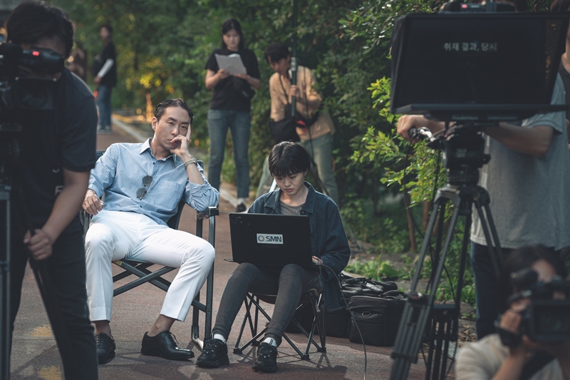 매 작품 새로운 얼굴을 꺼내는 이현균. / 플레이그램
