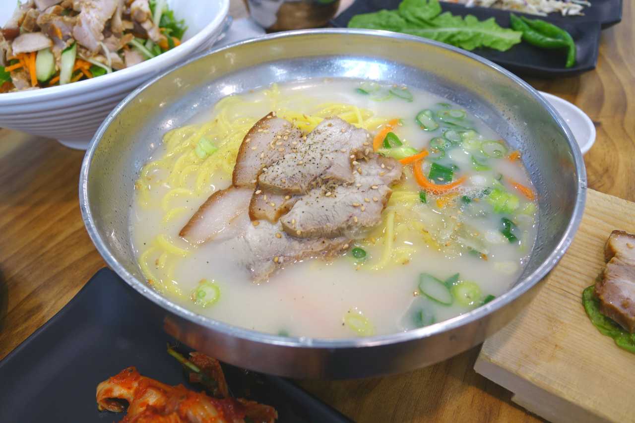 진한 고기육수로 몸을 따뜻하게 / 사진=제주관광공사