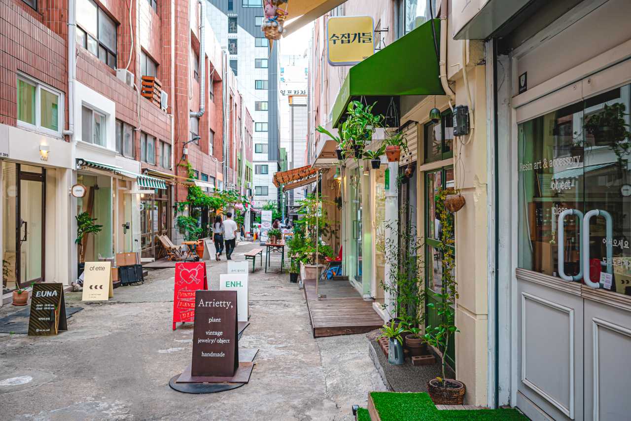 1박2일이냐 2박3일이냐, 참 문제입니다 (사진은 전포공구거리) / 사진=부산관광공사 써머트리
