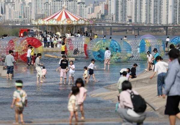 [기상속보]오늘날씨 전국 폭염특보 서울 낮 37도오후 곳곳 소나기 5∼60㎜...주말,주간예보.연합뉴스 자료사진