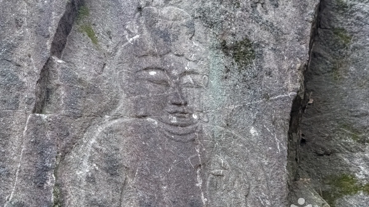문수산마애보살상