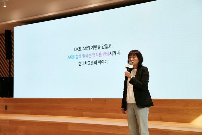 현대차·기아 ICT담당 진은숙 사장은 “중요한 것은 새로운 기술을 빠르게 이해하고 조직의 경쟁력으로 내재화하는 것”이라며 “현대차그룹 특유의 ‘안 되면 되게 하라’는 도전 정신과 실행력이 기술과 결합해 거둔 성과”라고 강조했다. 사진 | 현대차