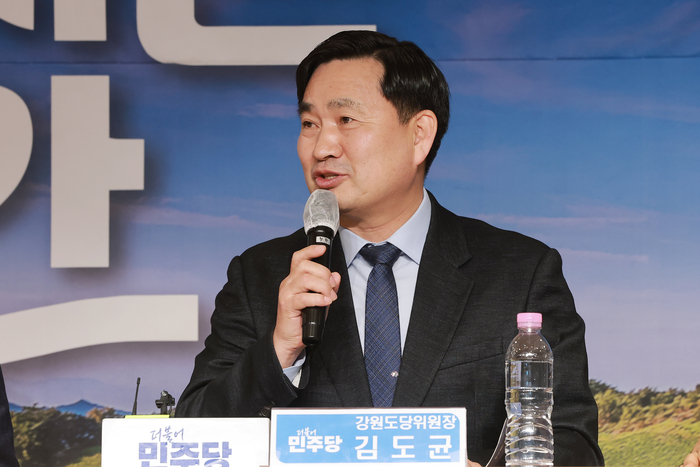 강원랜드 차기 사장 후보에 군 장성과 더불어민주당 강원도당위원장을 지낸 김도균 전 육군 수도방위사령관이 낙점됐다. 사진 | 연합뉴스
