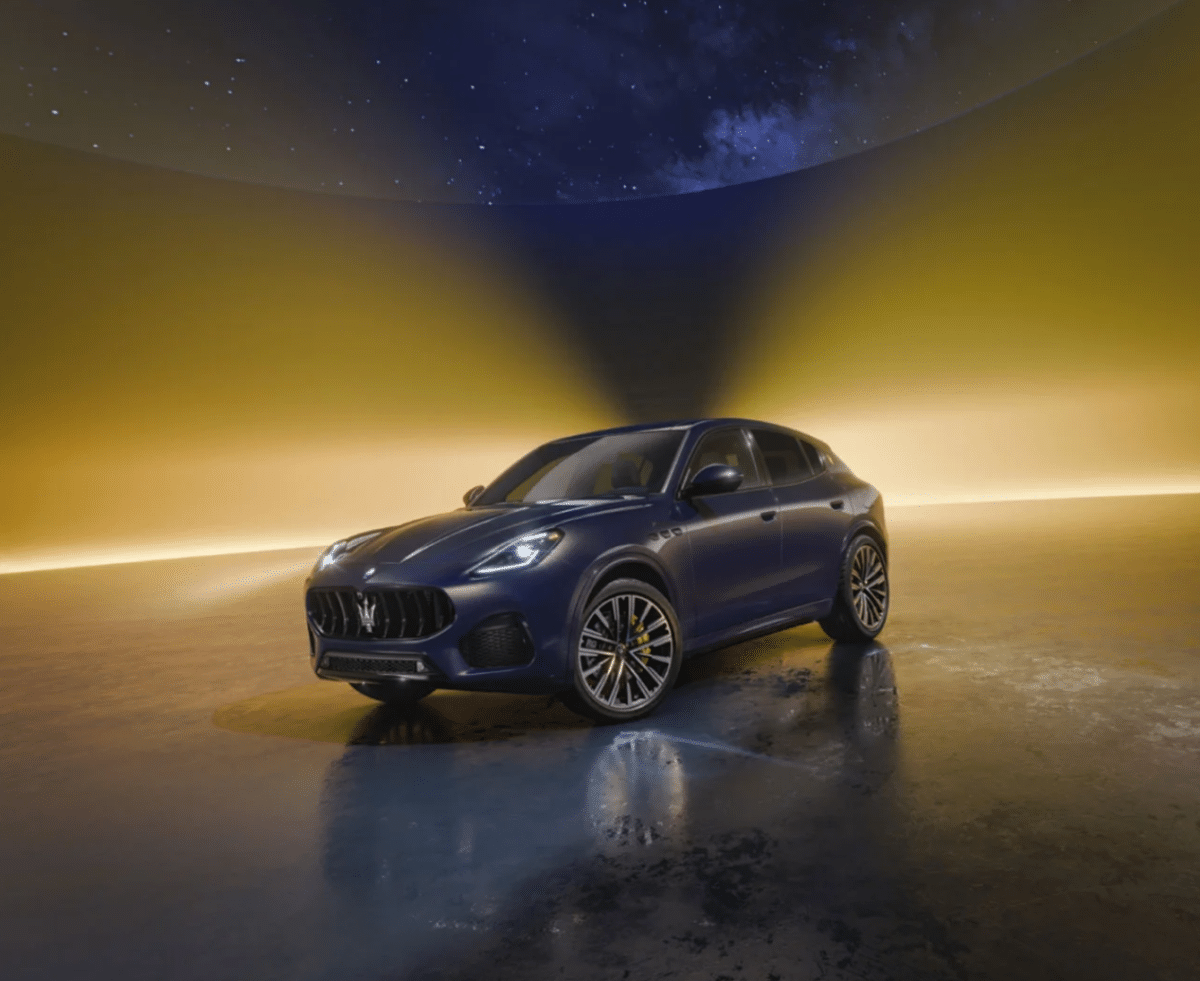 제네시스 긴장시키는 BMW... 거장과 손잡고 내놓은 '괴물 SAV' 3 마세라티 그레칼레 루미나 블루 가격