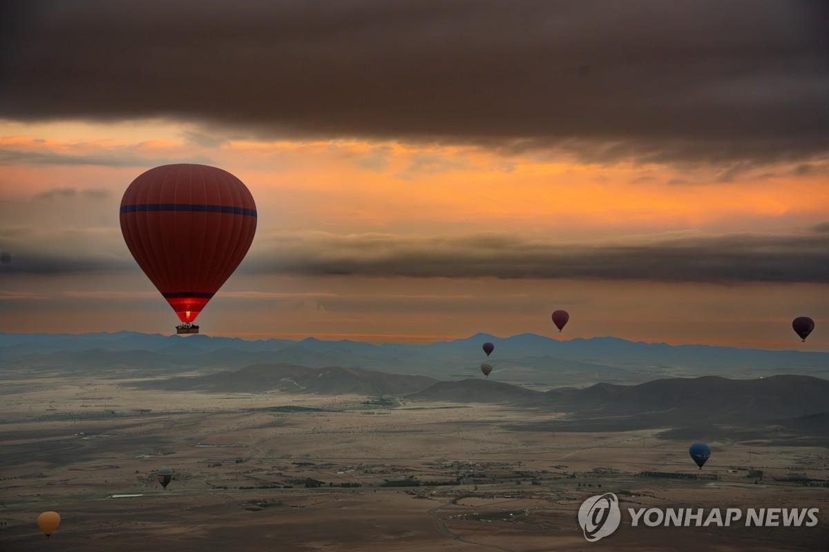 마라케시 인근의 열기구 [연합뉴스 제]