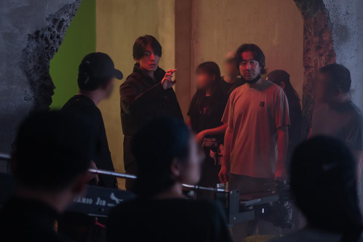 ‘킬쇼’에 진심, ‘킬러들의 쇼핑몰 시즌2’ 현장 비하인드 스틸 공개!