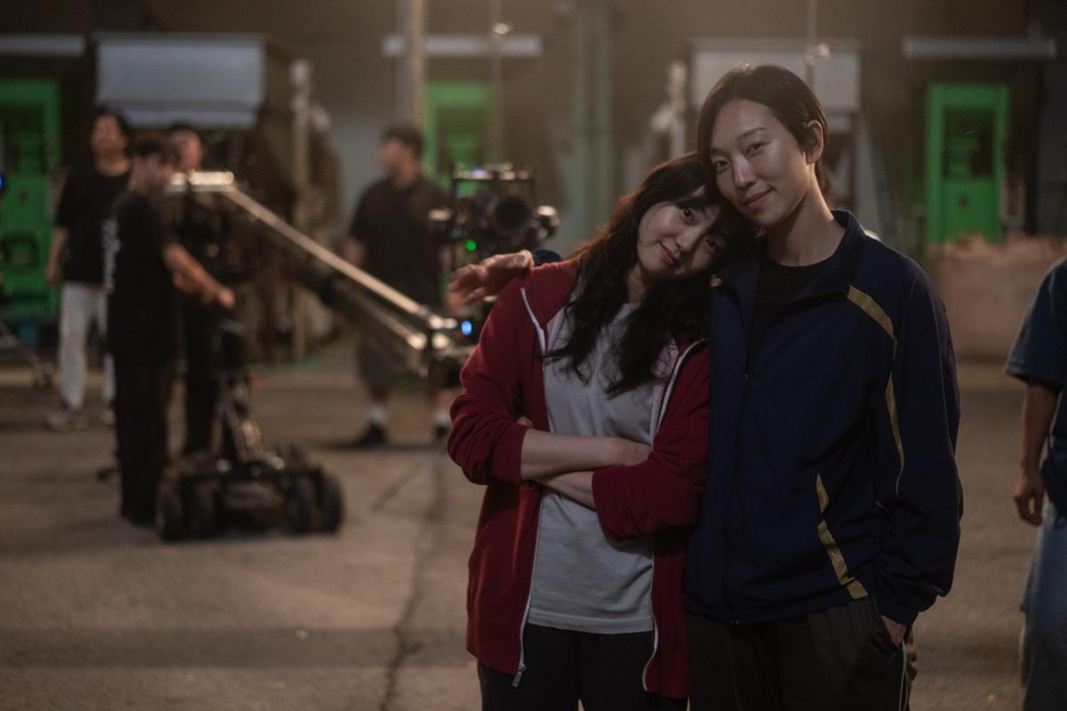 ‘킬쇼’에 진심, ‘킬러들의 쇼핑몰 시즌2’ 현장 비하인드 스틸 공개!