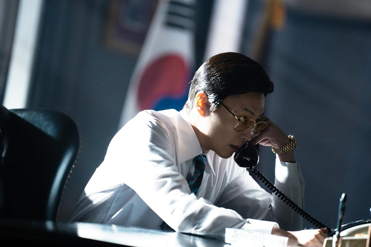 ‘메이드 인 코리아 시즌2’ 정성일과 노재원, 무소불위 ‘천석중’-파격 헤어 ‘표학수’ 스틸!