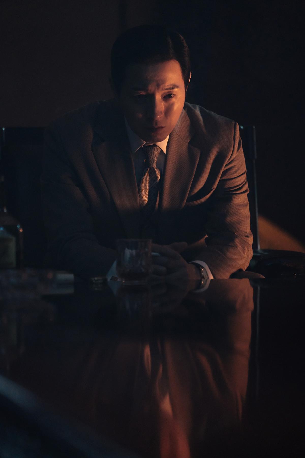 ‘메이드 인 코리아 시즌2’ 정성일과 노재원, 무소불위 ‘천석중’-파격 헤어 ‘표학수’ 스틸!