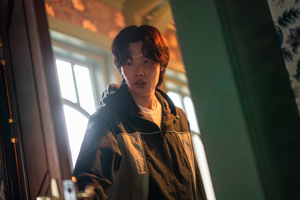 올 여름 가장 강렬한 스릴러 ‘들쥐’ 류준열X설경구X이규형 캐릭터 스틸 공개!