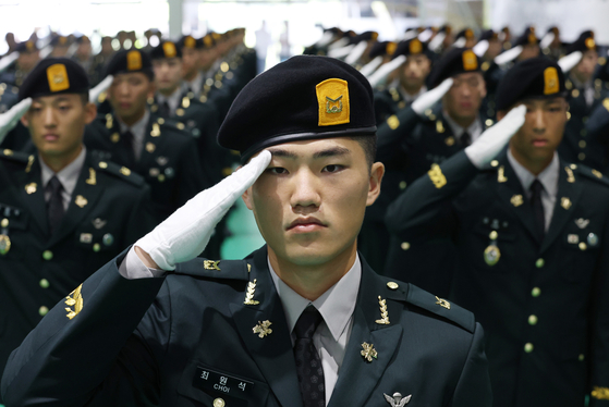 육군 부사관 충원율 5년새 95％→42％ 급락…열악한 처우에 인력난 심화 | 중앙일보