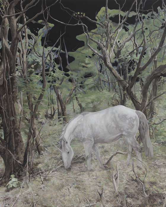 정아름, Unicorn and UFOs in the Wood, 162×130cm, oil on linen, 2026 (누크갤러리 제공)