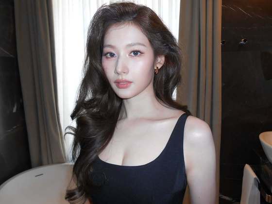 / Sana Instagram