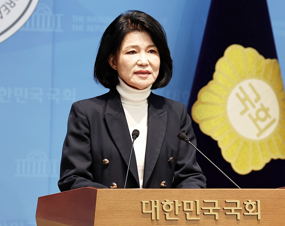 이진숙 국민의힘 의원이 29일 서울 여의도 소통관에서 영화 '암살자(들)' 역사왜곡 논란과 관련해 기자회견을 하고 있다. 이 의원은 영화 '암살자(들)'과 관련해