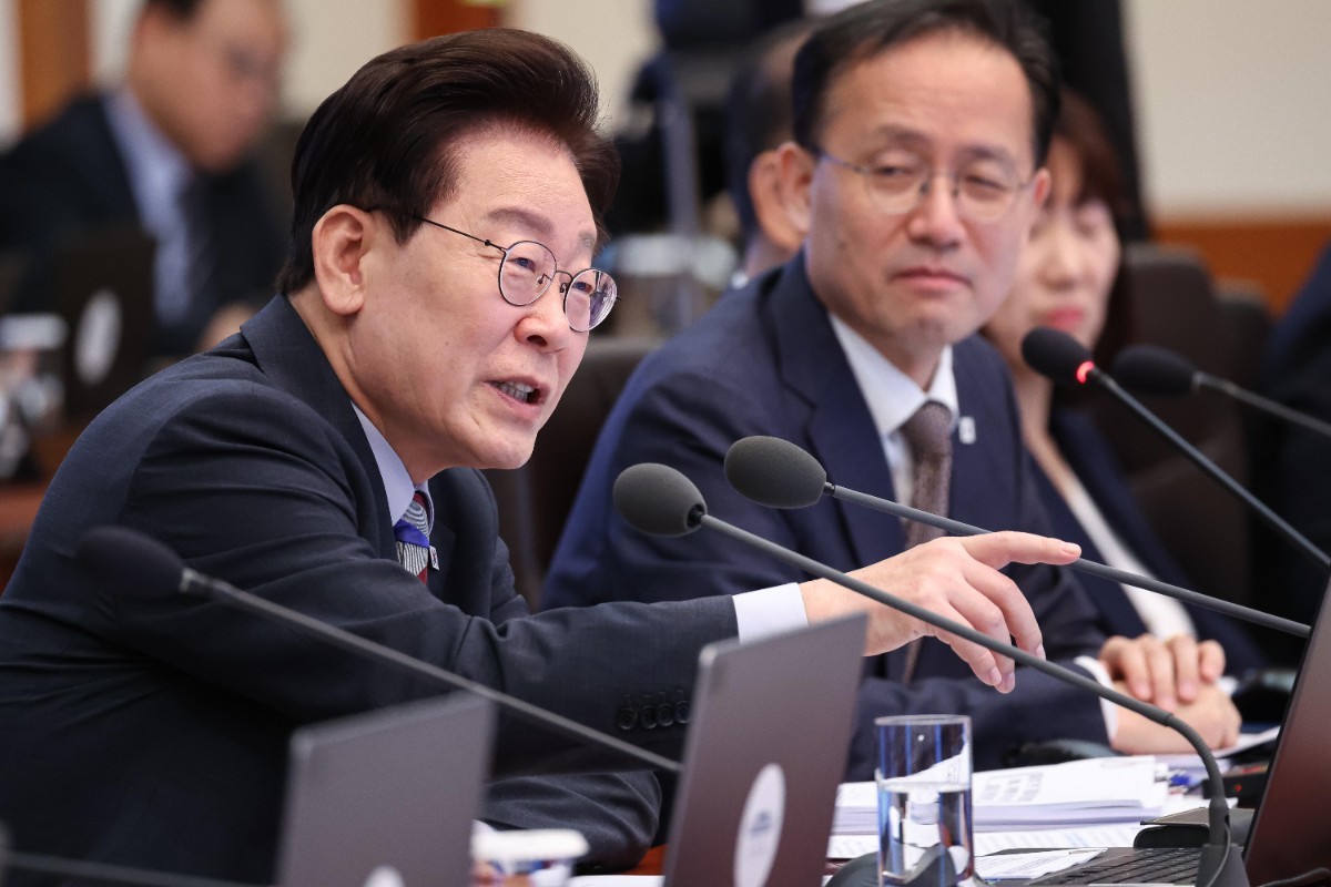 이재명 대통령이 29일 청와대에서 열린 국무회의에서 발언을 하고 있다. / 뉴스1