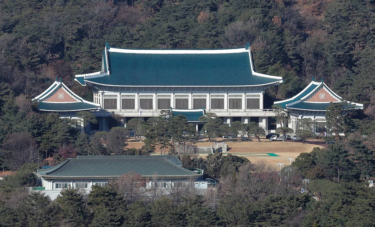 서울 종로구 정부서울청사에서 바라본 청와대 모습 / 뉴스1