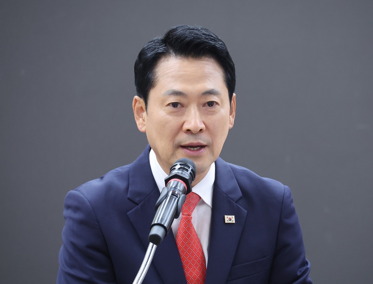 장동혁 국민의힘 대표가 28일 서울 여의도 국회 의원회관에서 열린 지속가능하고 공정한 연금제도를 위한 구조개혁 정책토론회에서 발언하고 있다. 장동혁 대표는 비무장지대(DMZ) 지뢰 폭발 사고와 관련해 이재명 대통령을 직격했다. 그러면서