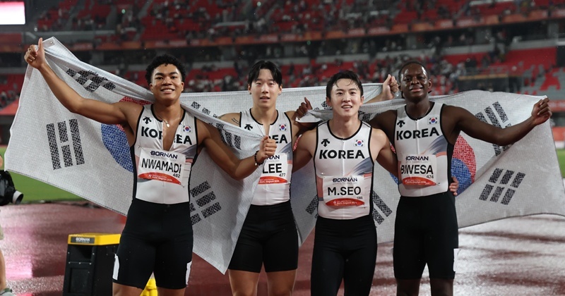 남자 육상 400m 계주 동메달 / 뉴스1