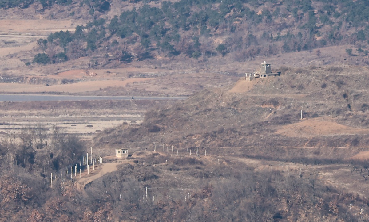 경기 파주시 오두산통일전망대에서 바라본 북한 측 초소. 기사의 이해를 돕기 위한 사진. / 뉴스1