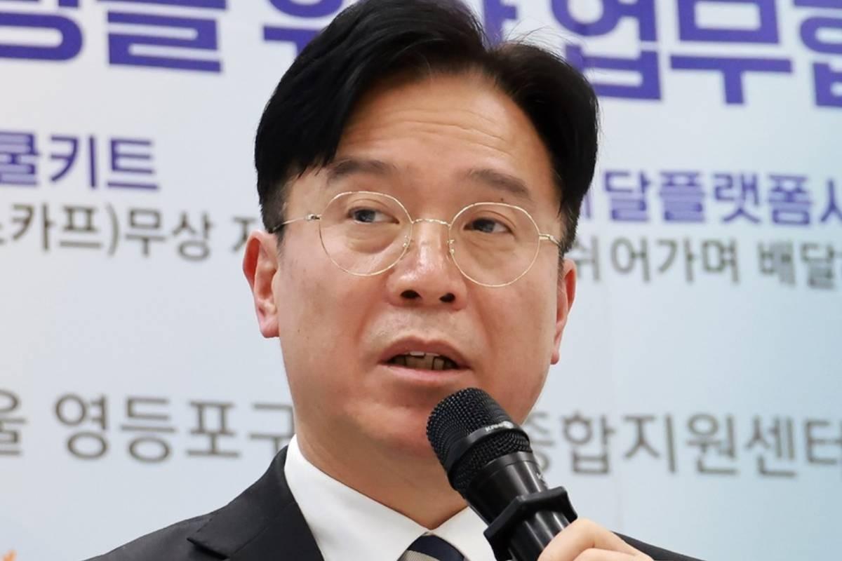 출처:기사의 이해를 돕기 위한 사진/=김영훈 장관 페이스북