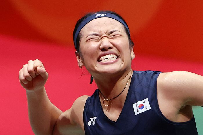 29일(현지시각) 일본 아이치현 이치노미야시립 종합체육관에서 열린 2026 아이치·나고야 아시안게임 배드민턴 여자 단식 결승전에서 금메달을 획득한 한국 안세영이 기뻐하고 있다. ⓒ 뉴시스
