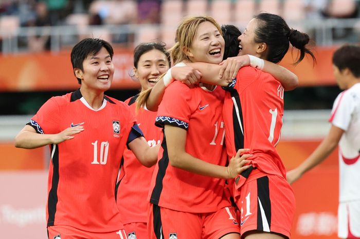 아시안게임 준결승에 진출한 여자 축구대표팀. ⓒ 뉴시스