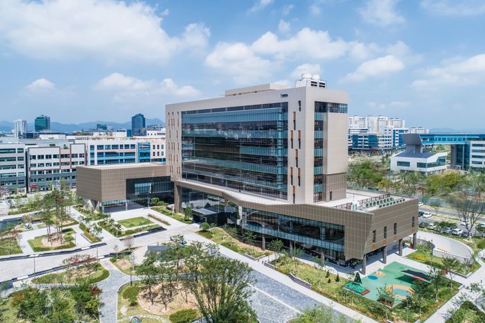 한국인터넷진흥원(KISA)은 과학기술정보통신부와 함께 ‘제1회 디지털 시대의 법(Law for Digital) 학술경연대회’ 참가자를 내달 20일까지 모집한다고 28일 밝혔다. 사진은 KISA 본사 전경. ⓒ한국인터넷진흥원