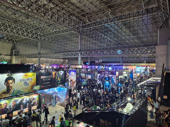 TGS 2026 마쿠하리 멧세 현장. 언어도 안 통하고 사람은 많은 이 곳에서 네이버 밸류체인으로 살아남아야 한다. ⓒ데일리안 박상준 기자