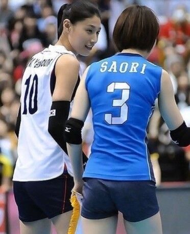 선수 시절 일본 여자배구에서 '아이콘'으로 자리잡았던 기무라 사오리는 당시 일본 현지에서 김연경과 라이벌 관계로 자주 언급됐다. 그러나 두 선수는 사적으로 친한 관계를 유지했다./국제배구연맹(FIVB) 제공