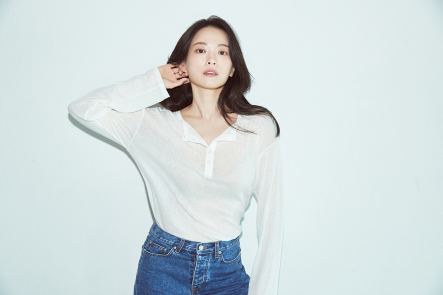 천우희, 한층 더 깊어진 분위기…고혹적 매력 담은 새 프로필 공개