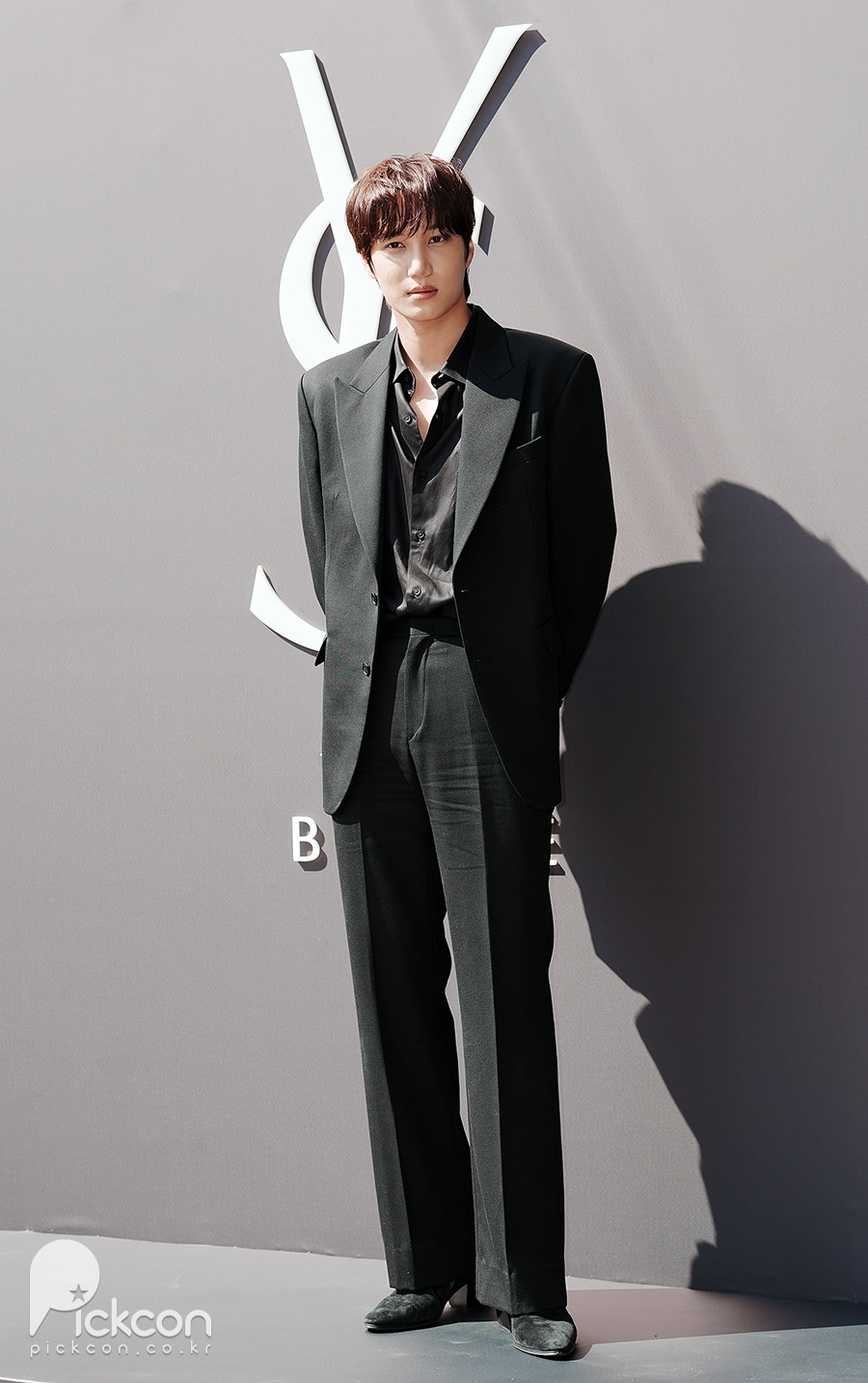 엑소 카이, 한껏 시크하다가도 돌아보면 웃음이 나와 (포토)