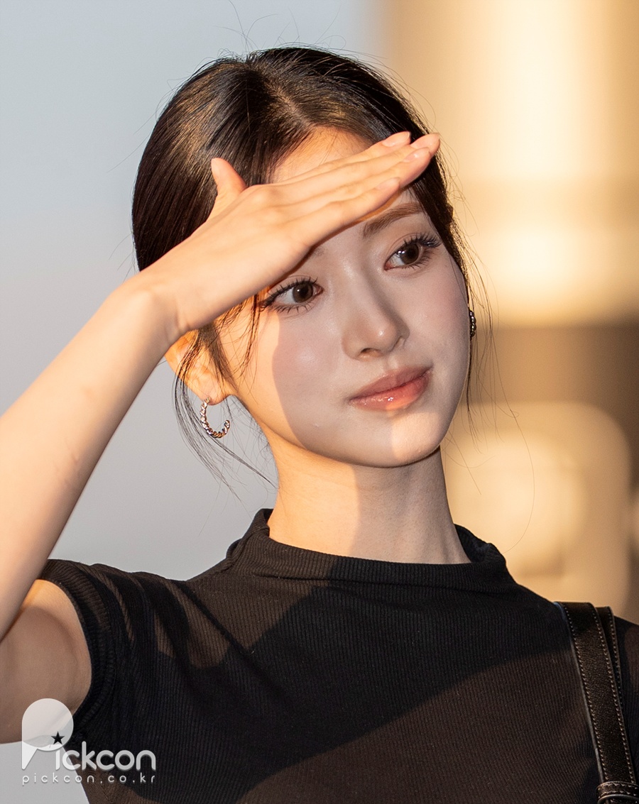 미야오 안나, '미묘' 그 자체…사람 홀리는 '깜고' 비주얼 (포토)