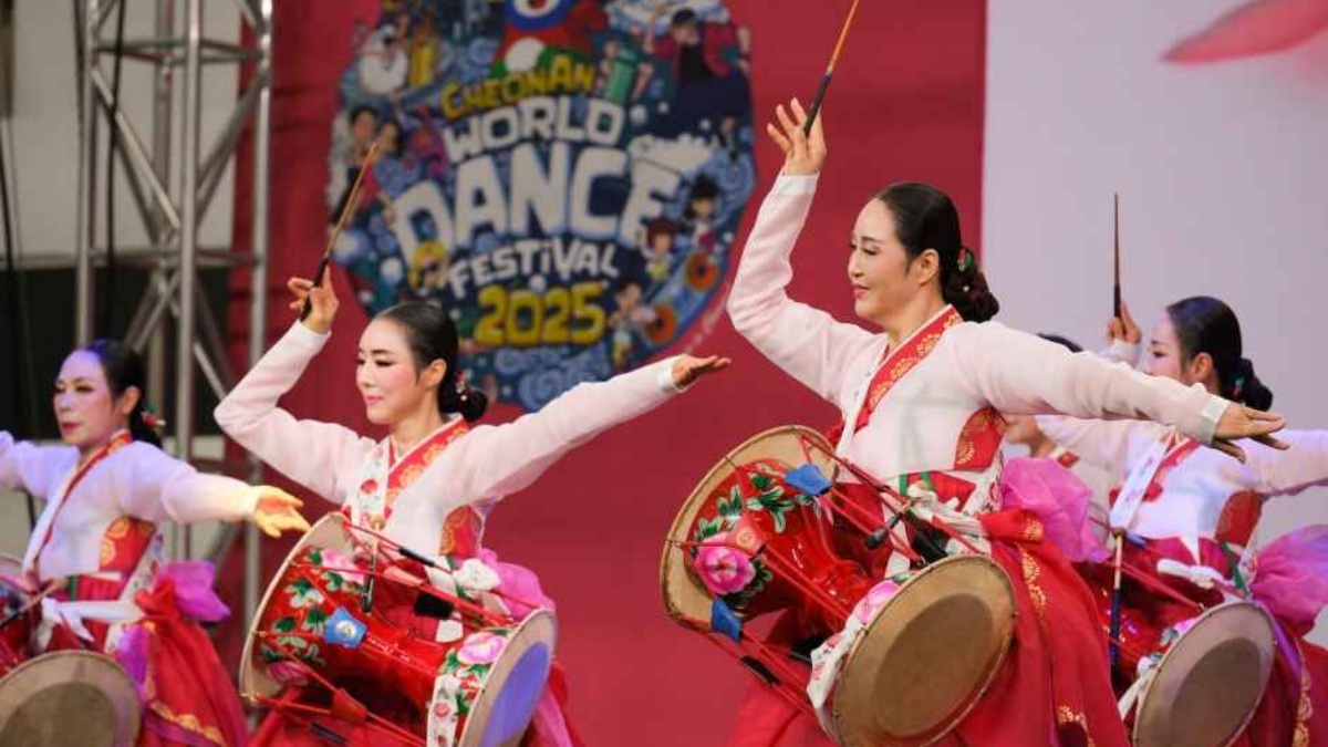“도심 8차선 도로에 울려 퍼진 전 세계 비트”… 10월, 흥과 열정 넘치는 여행지 3 여행지