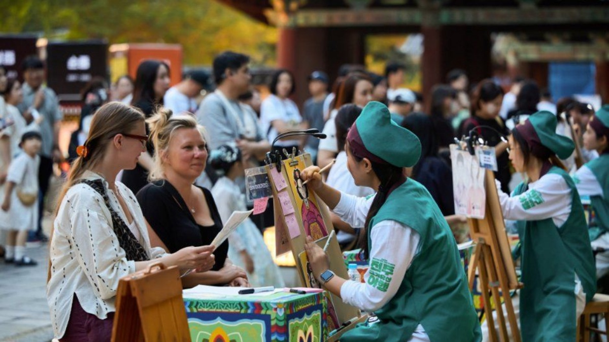 달빛 아래 열리는 도심 궁궐의 비밀… 10월 첫 주말, 전주 한옥마을 밤마실 여행 4 여행