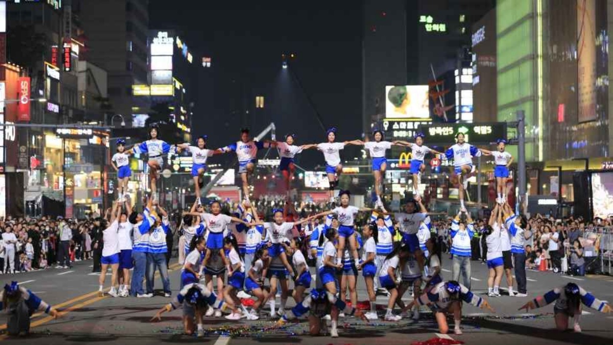 “도심 8차선 도로에 울려 퍼진 전 세계 비트”… 10월, 흥과 열정 넘치는 여행지 2 여행지