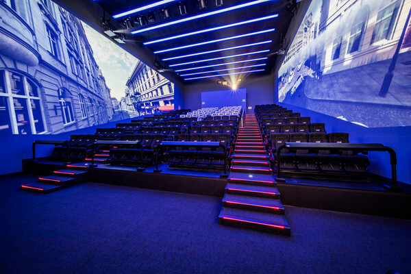 디즈니의 인피니티 비전 인증을 받은 CGV 용산아이파크몰 울트라4DX 상영관. 용산아이파크몰에서는 스크린X와 울트라4DX가 인증 대상에 포함됐다. / CJ CGV