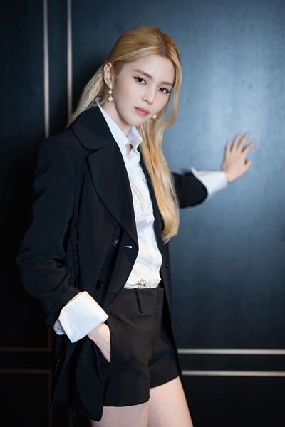한소희가 더 단단하게 채워갈 앞날을 예고했다. / 워너브러더스 코리아