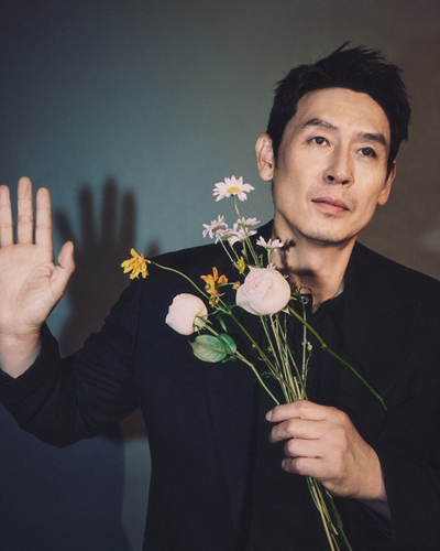 또 한 번 새로운 얼굴을 보여준 설경구. / 넷플릭스
