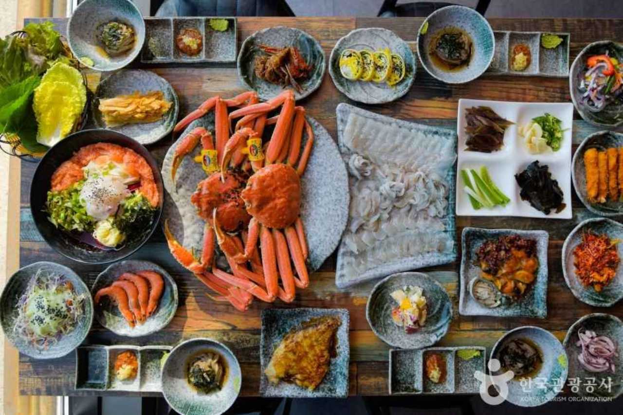 대게 맛보기 / 사진=한국관광공사 스튜디오 4cats