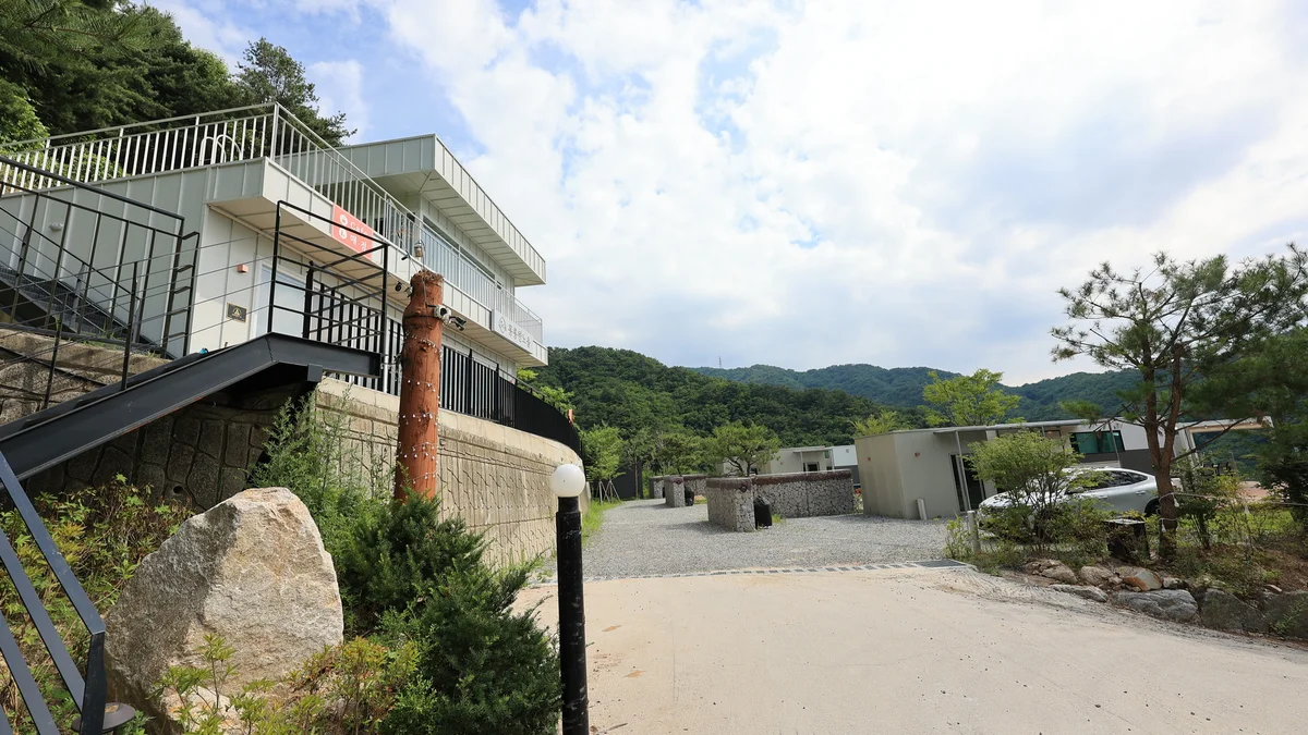 포천 몽롱한노을 카라반 캠핑장