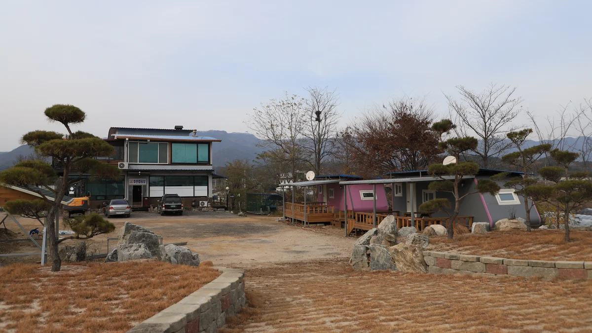 호반 캠핑장 & 글램핑 카라반 춘천점