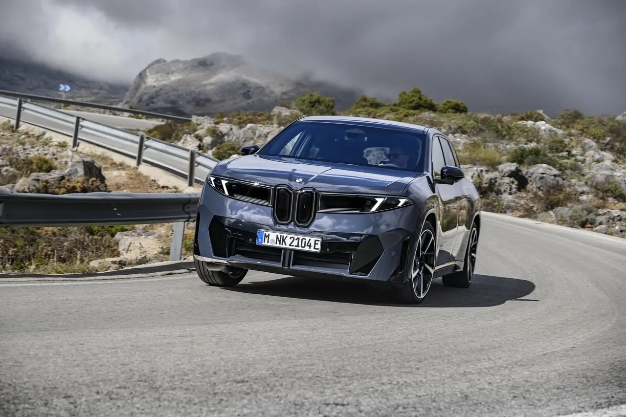 BMW iX3 / BMW