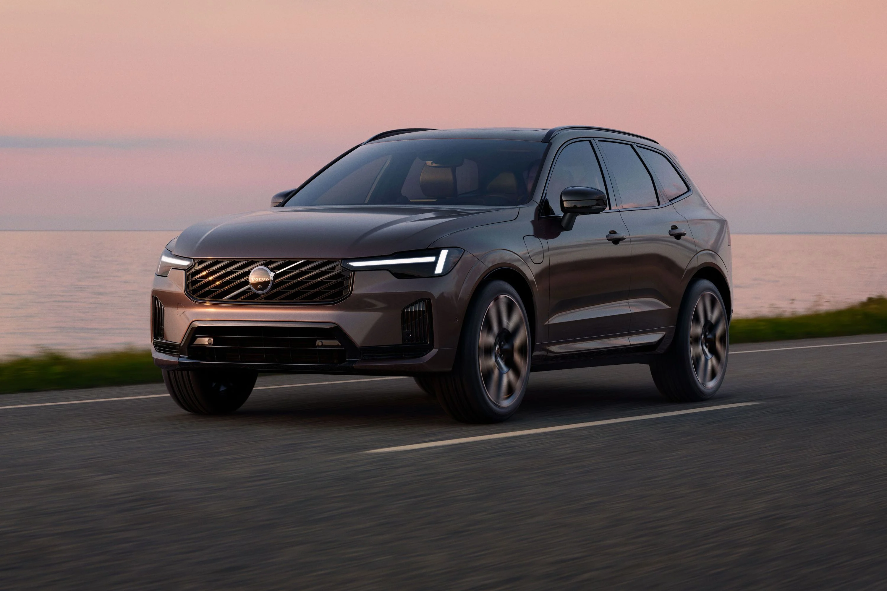 배터리 2배 커졌다 볼보 XC60 & XC90 개선모델 공개