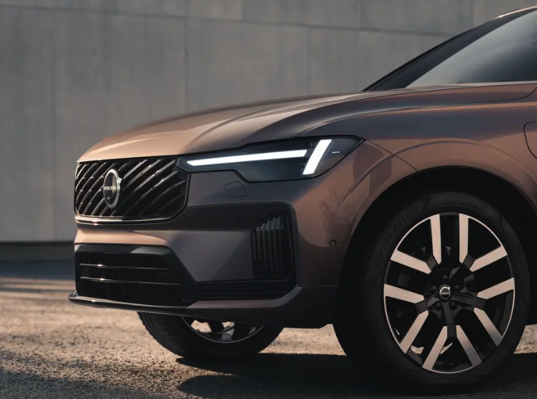 배터리 2배 커졌다 볼보 XC60 & XC90 개선모델 공개