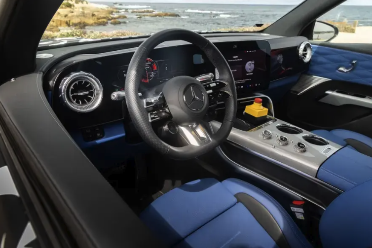 메르세데스 AMG GT SUV 10월 17일 공개 1000마력 넘을까