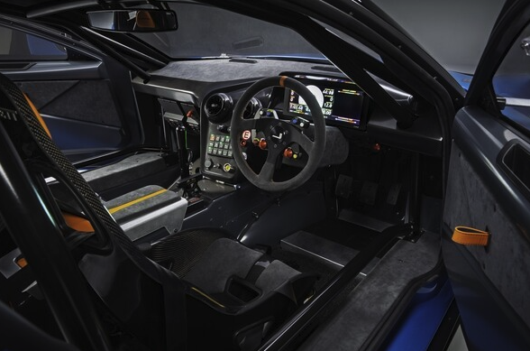젠슨 인터셉터 GTX 공개 973마력 V8로 60년 만에 부활
