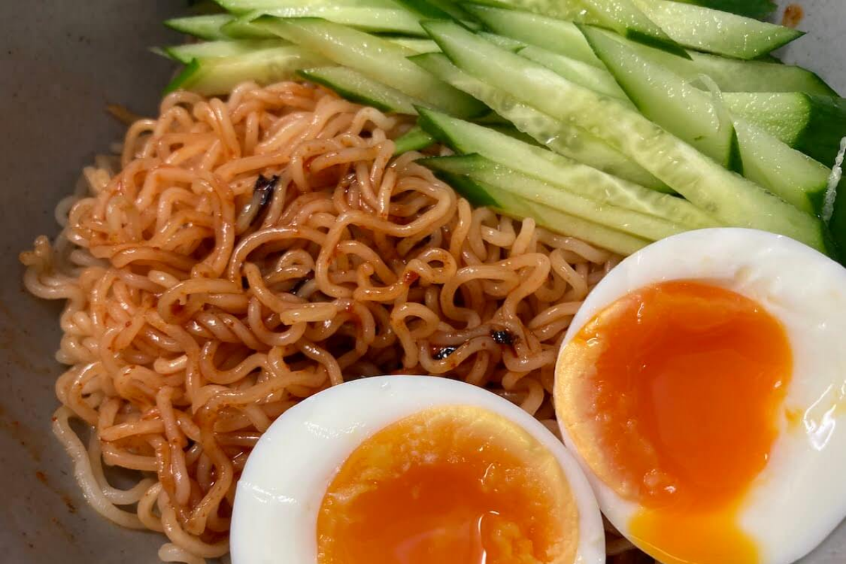 비빔국수 사진 / 온라인 커뮤니티