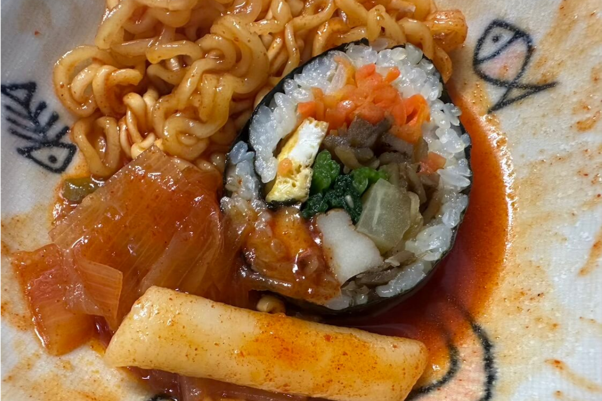 김밥과 떡볶이 세트 / 온라인 커뮤니티