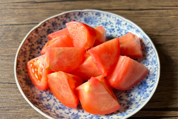 썰어놓은 토마토 / 온라인 커뮤니티